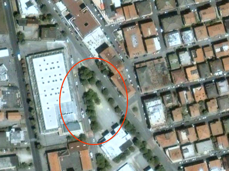 Il triangolo di territorio comunale fra Via Ferri e Via Aleardi visto dal satellite di Google Maps